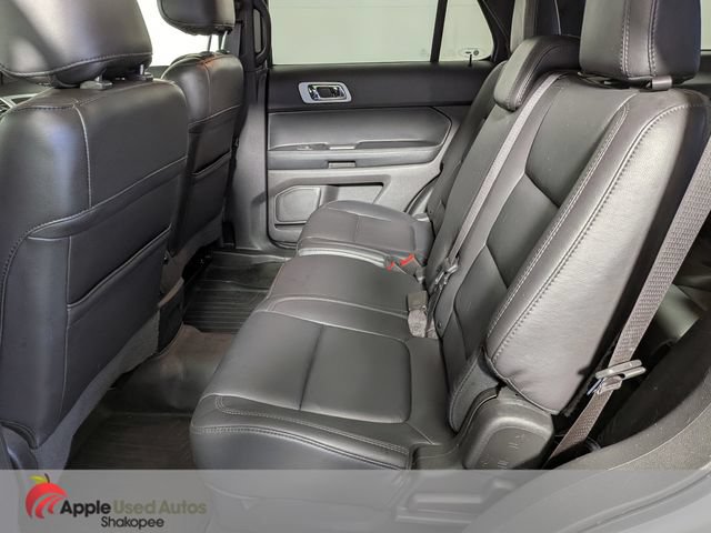 Used 2015 Ford Explorer XLT w/ Equipment Group 202A AWD/4WD image 38