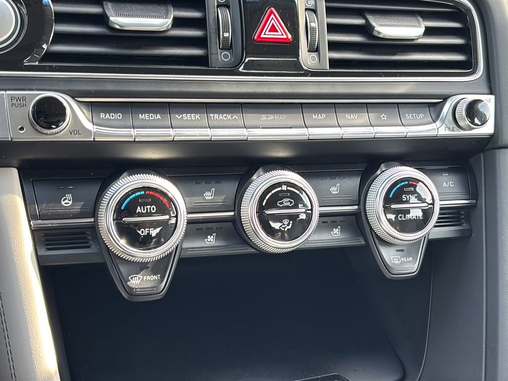 Used 2020 Genesis G70 2.0T w/ Prestige Package image 28