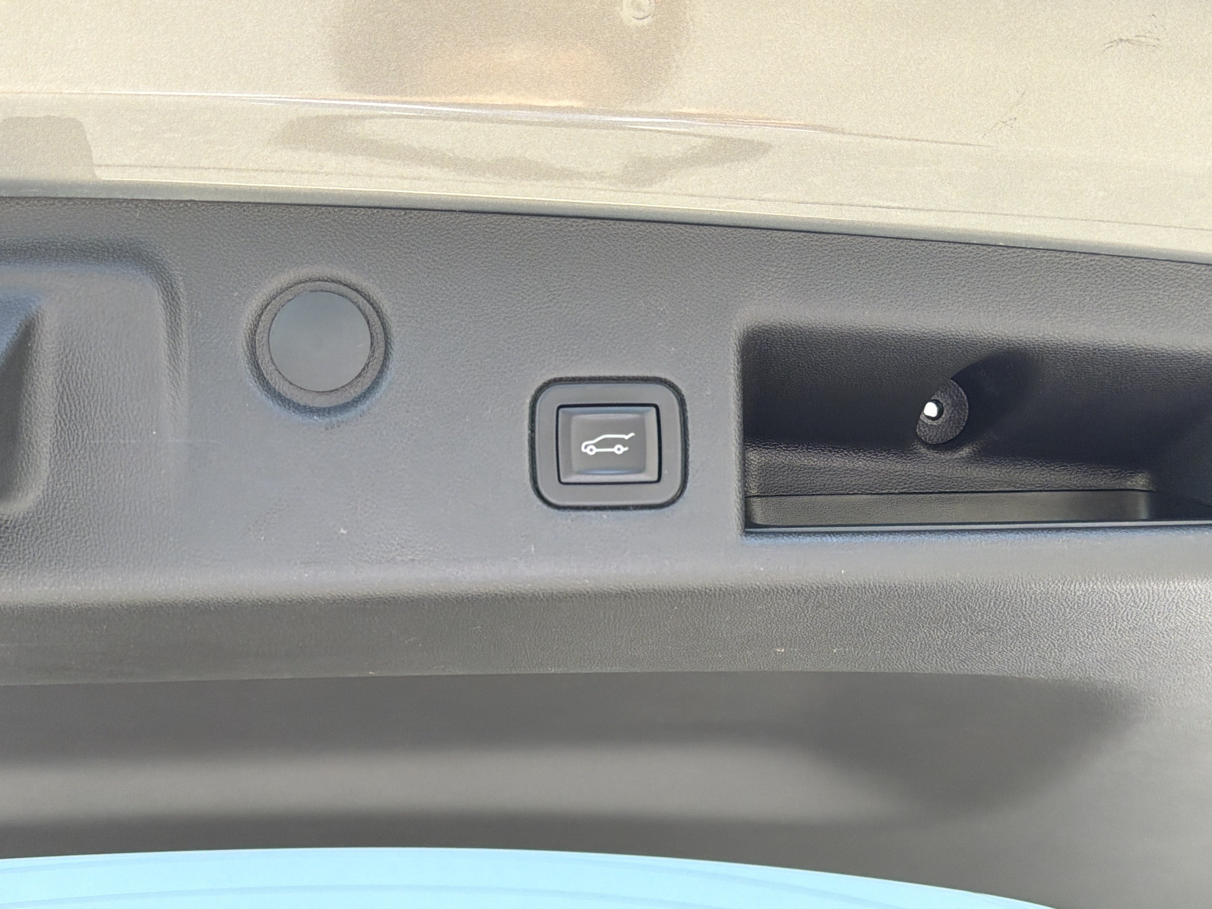 Used 2018 Chevrolet Equinox LT FWD image 19