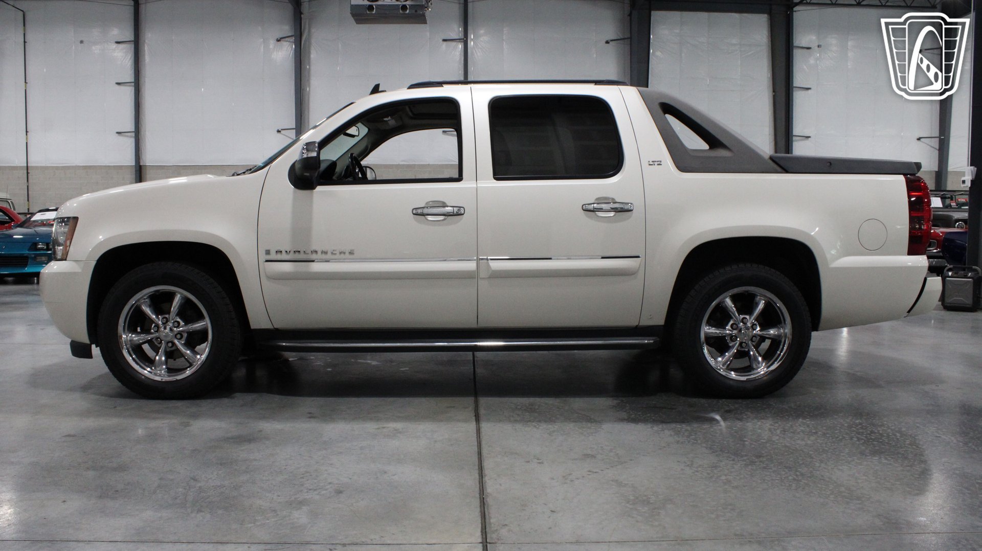Used 2008 Chevrolet Avalanche LTZ w/ LTZ Preferred Equipment Group AWD/4WD image 21