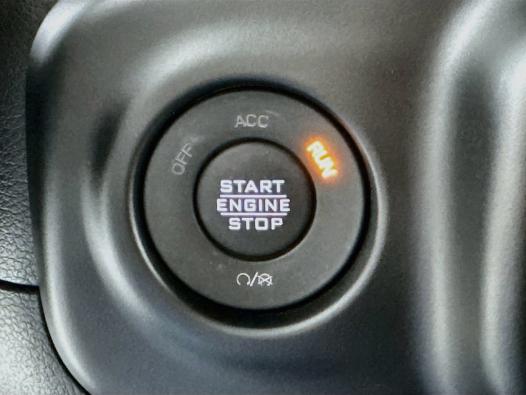 Used 2023 Jeep Wrangler Unlimited Sahara AWD/4WD image 28