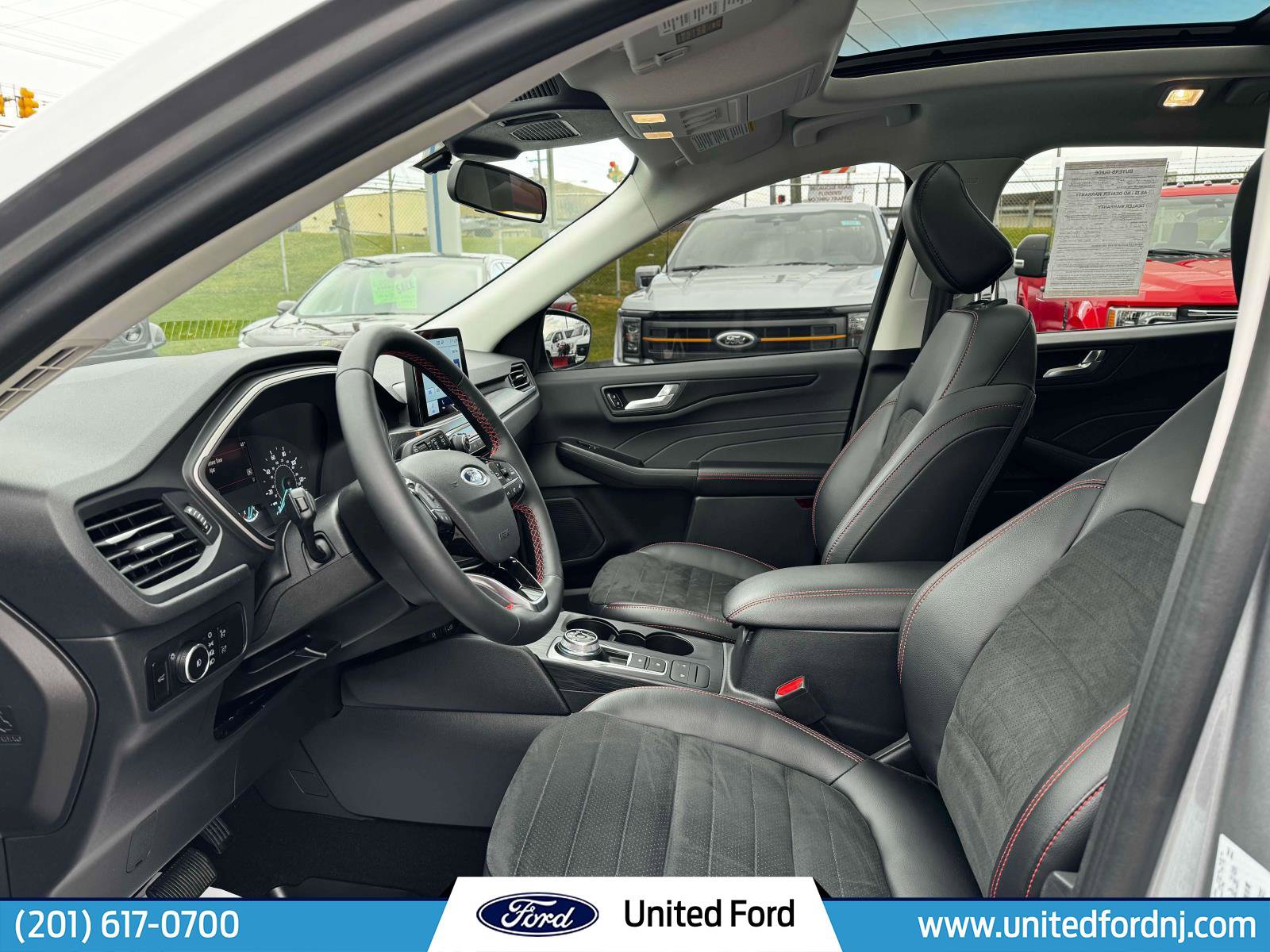 Used 2022 Ford Escape SEL w/ SEL Stealth AWD Package image 9