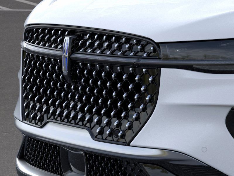 New 2025 Lincoln Nautilus Premier image 17