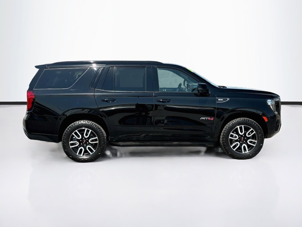 Used 2024 GMC Yukon AT4 w/ Technology Package AWD/4WD image 4