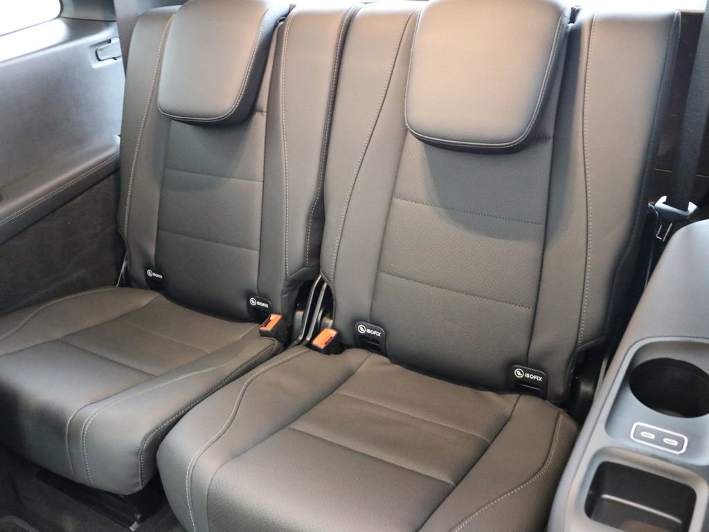 Used 2025 Mercedes-Benz GLS 450 4MATIC image 28