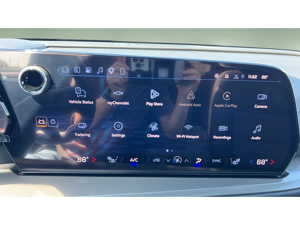 New 2027 Chevrolet Traverse LT w/ Sun and Wheel Package AWD/4WD image 18