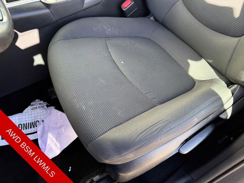 Used 2019 Toyota RAV4 LE w/ All Weather Liner Package AWD/4WD image 17