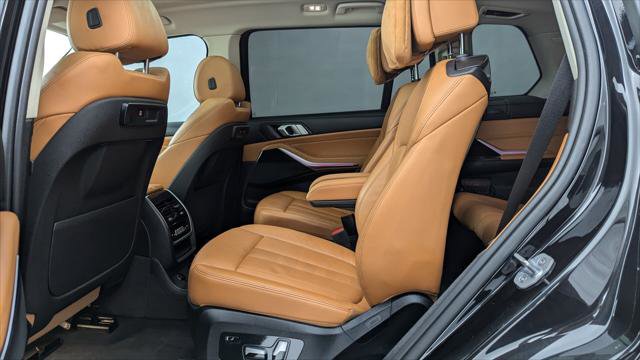 Used 2019 BMW X7 xDrive40i w/ Cold Weather Package image 17