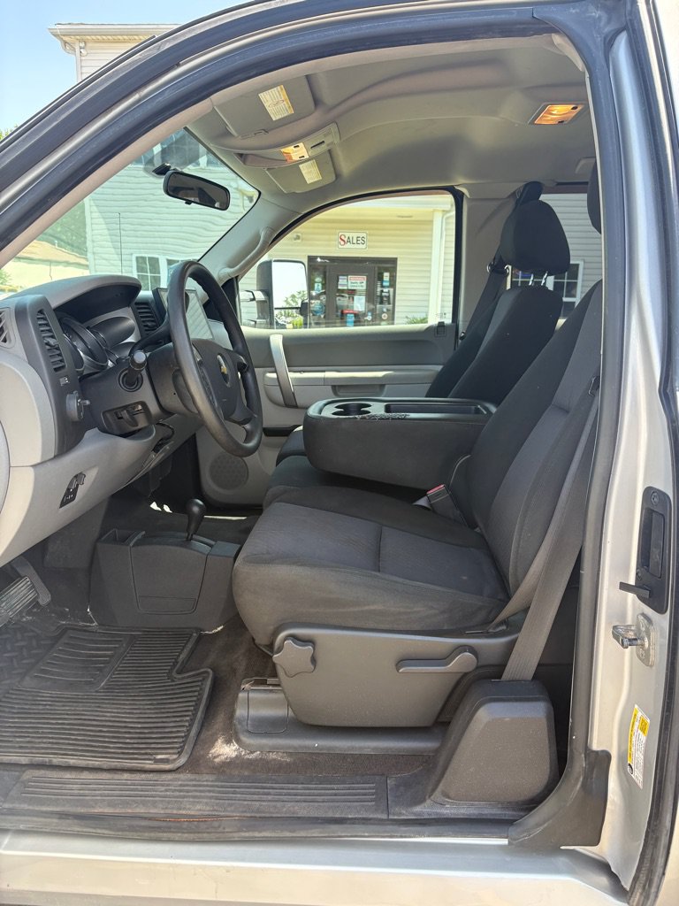 Used 2010 Chevrolet Silverado 2500 W/T w/ Snow Plow Prep Package AWD/4WD image 9