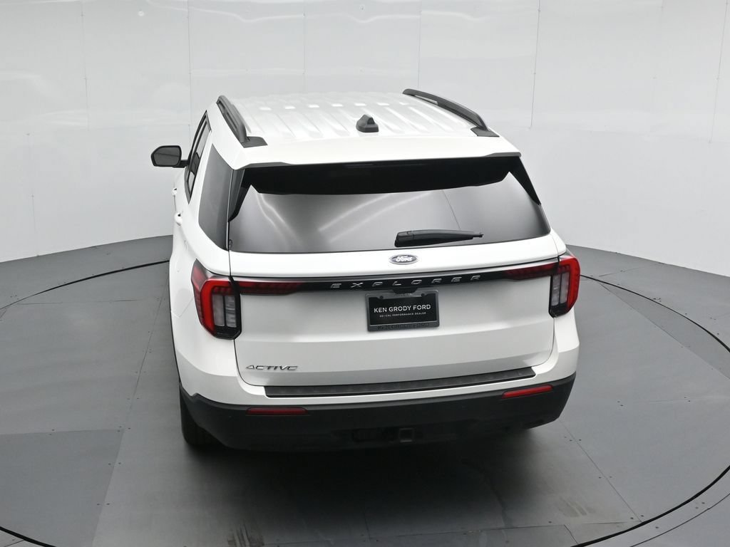 Certified 2025 Ford Explorer Active RWD image 43