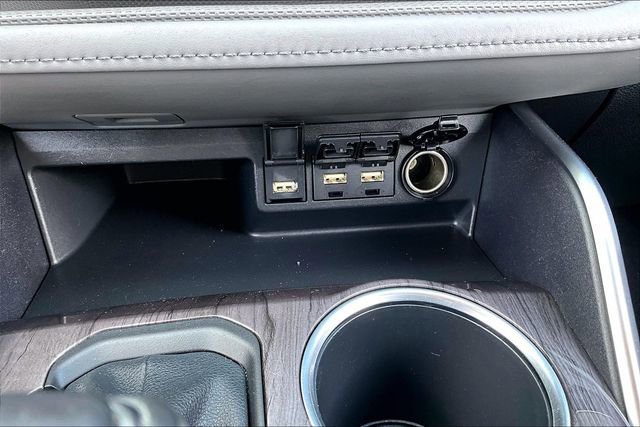 Used 2021 Toyota Highlander Limited image 16