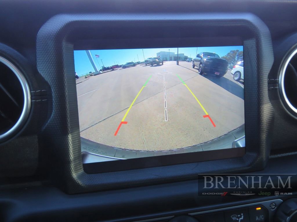 Used 2019 Jeep Wrangler Unlimited Sahara image 25