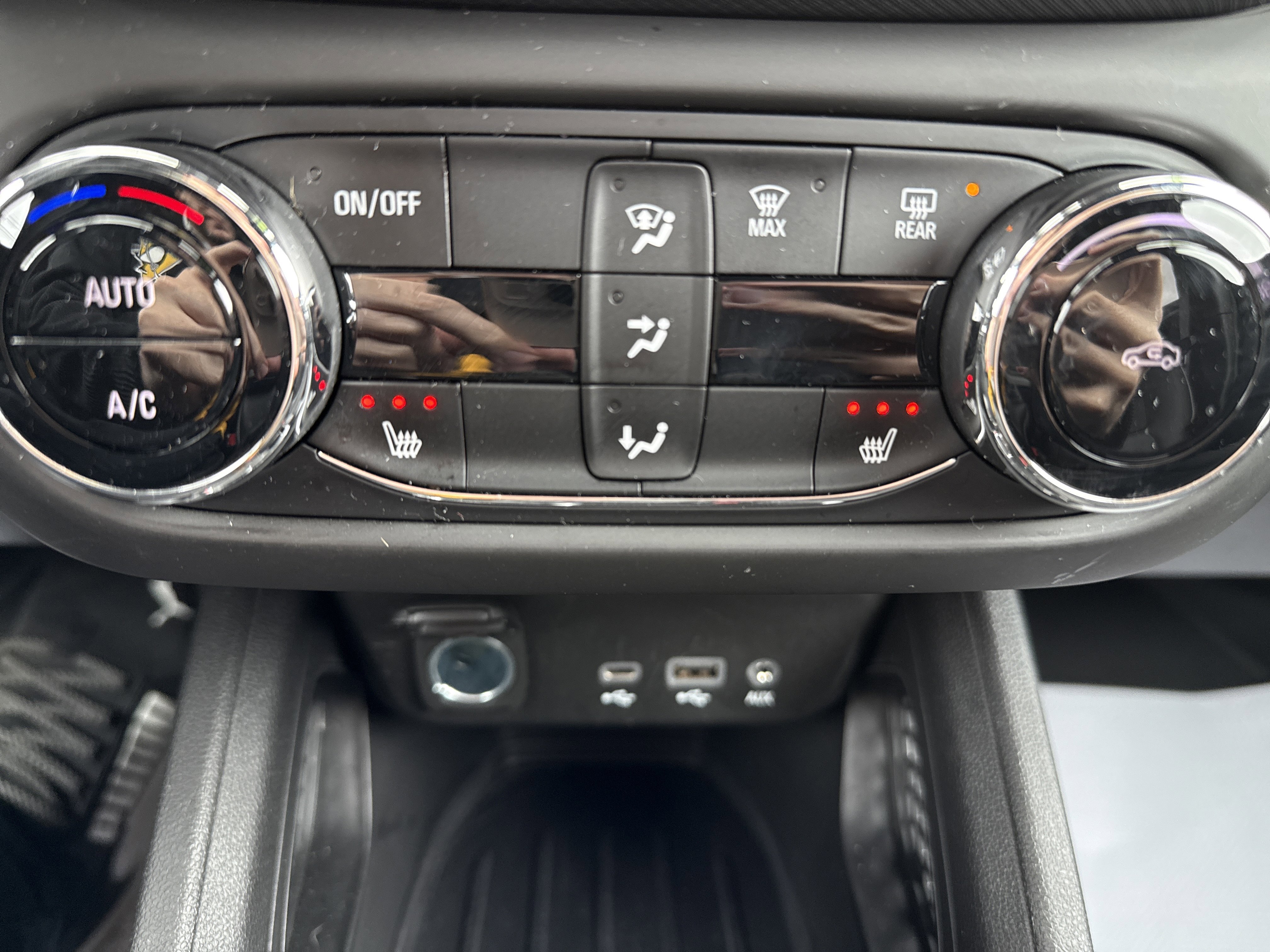 Used 2023 Chevrolet TrailBlazer RS w/ Convenience Package image 27