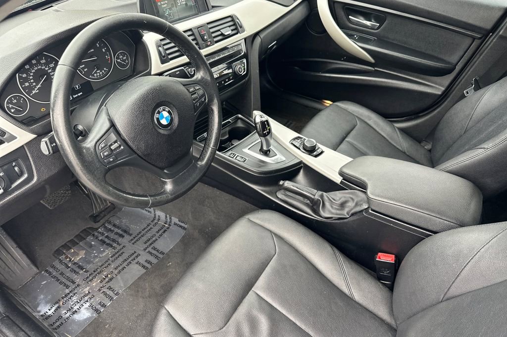 Used 2018 BMW 320i Sedan image 9