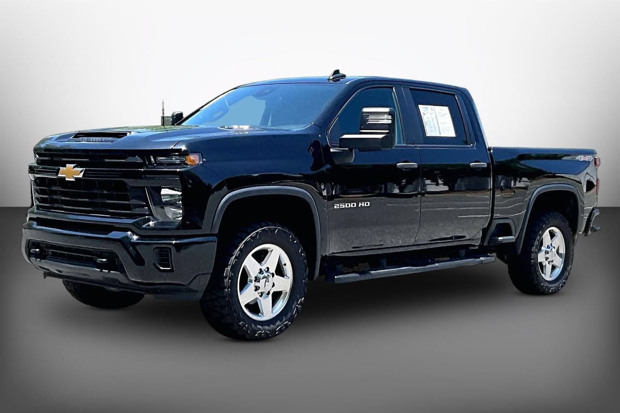 Used 2024 Chevrolet Silverado 2500 Custom w/ Custom Convenience Package AWD/4WD image 4
