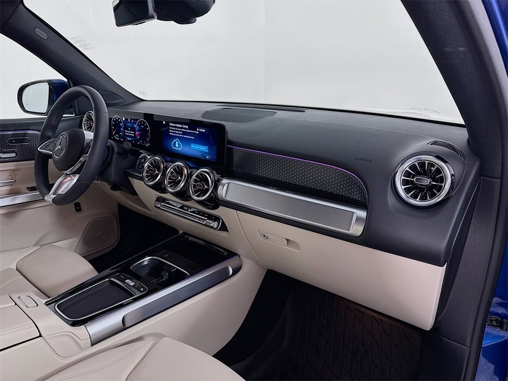 Used 2025 Mercedes-Benz GLB 250 4MATIC image 25