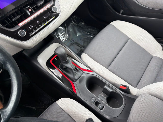Used 2025 Toyota Corolla LE FWD image 34
