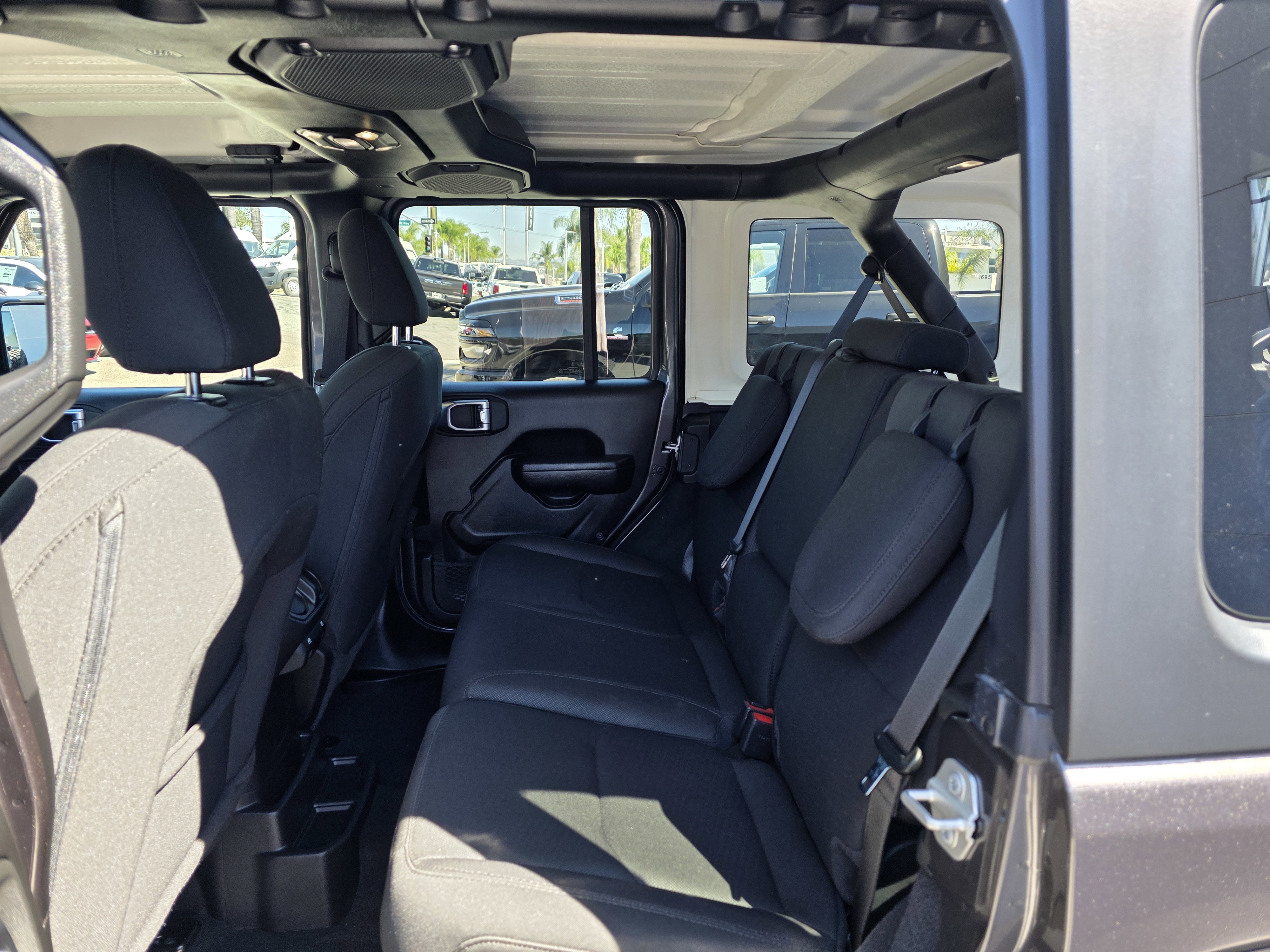Certified 2023 Jeep Wrangler Unlimited w/ Cold Weather Group image 16