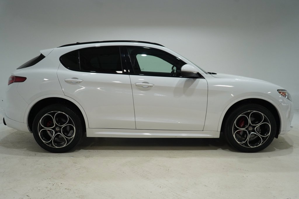 Used 2021 Alfa Romeo Stelvio Ti Sport AWD/4WD image 8
