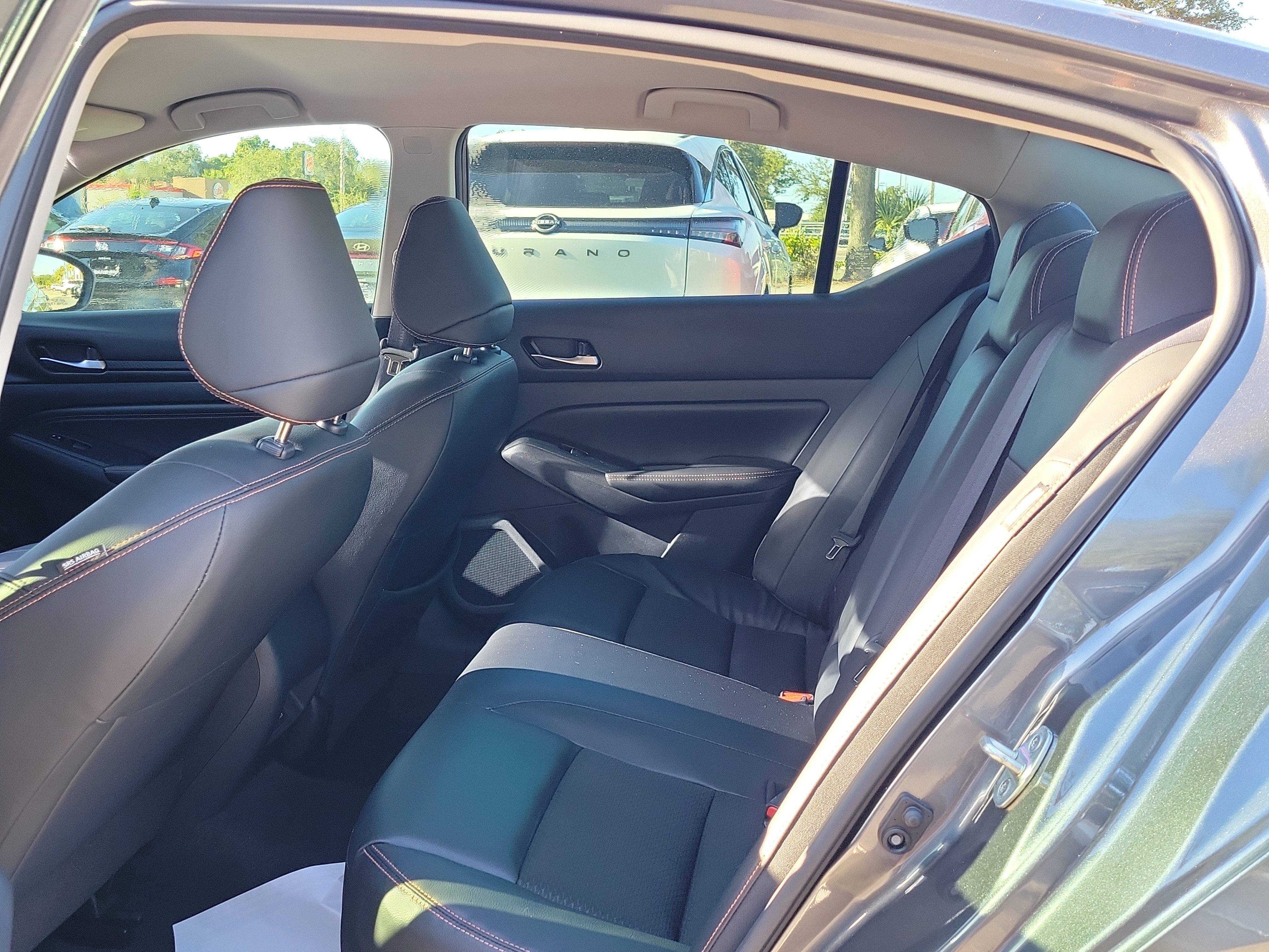 Used 2022 Nissan Altima 2.5 SR FWD image 11
