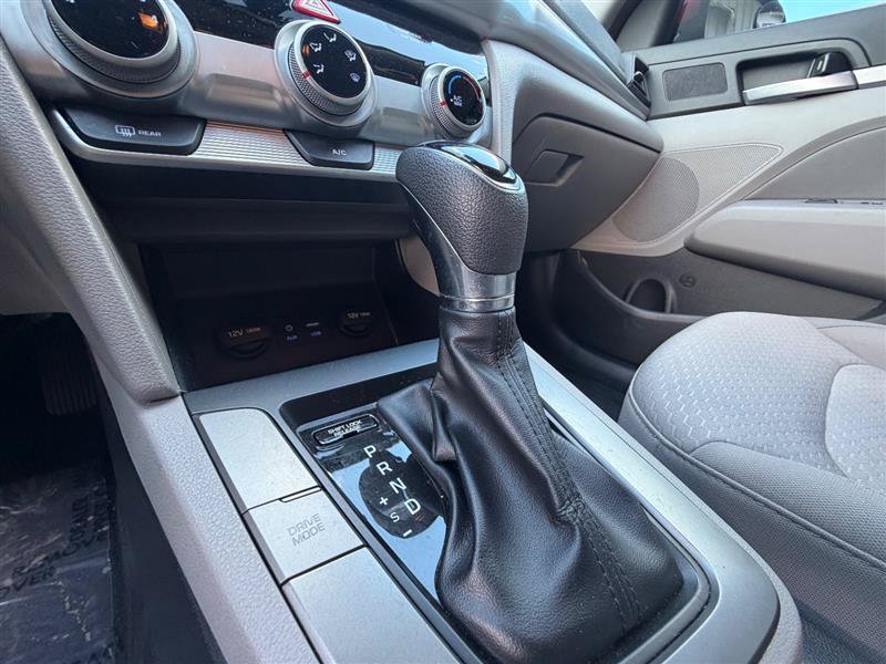 Used 2019 Hyundai Elantra SEL FWD image 16