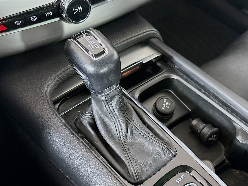 Used 2016 Volvo XC90 T5 Momentum image 17