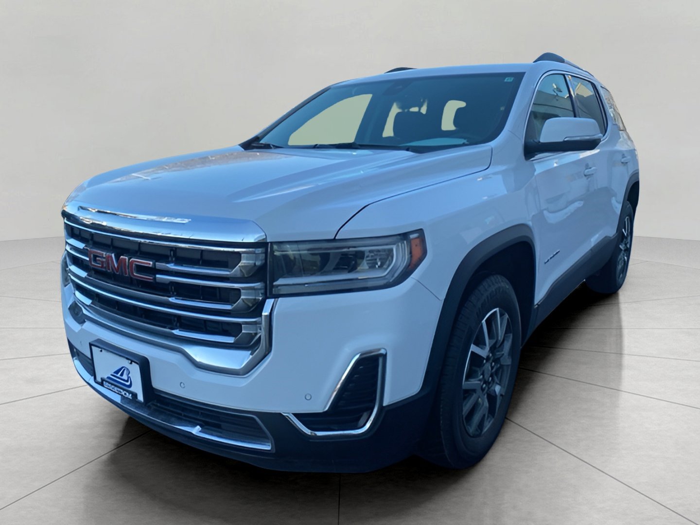 Used 2023 GMC Acadia SLE w/ Driver Convenience Package image 3