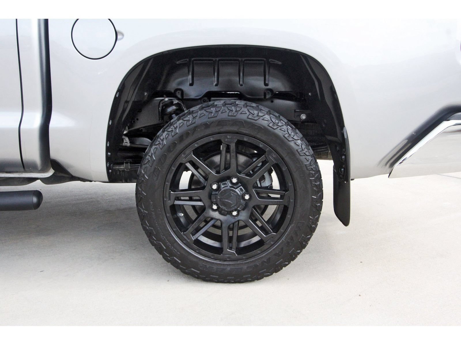 Used 2020 Toyota Tundra SR5 w/ SR5 Upgrade Package RWD image 29