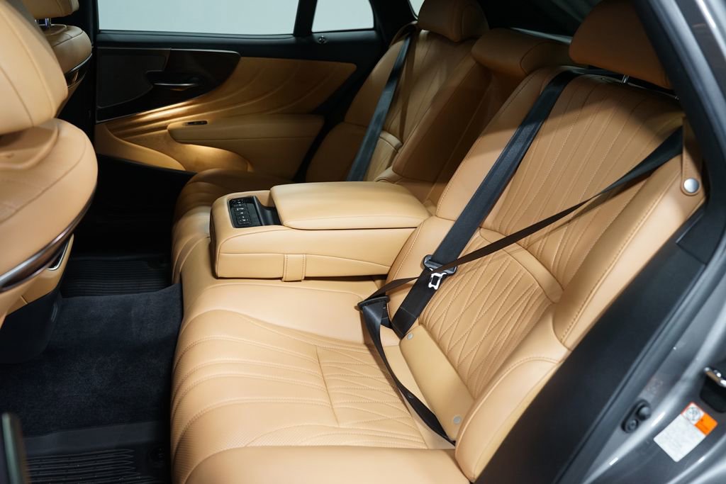 Used 2024 Lexus LS 500 w/ Interior Upgrade Package RWD image 31