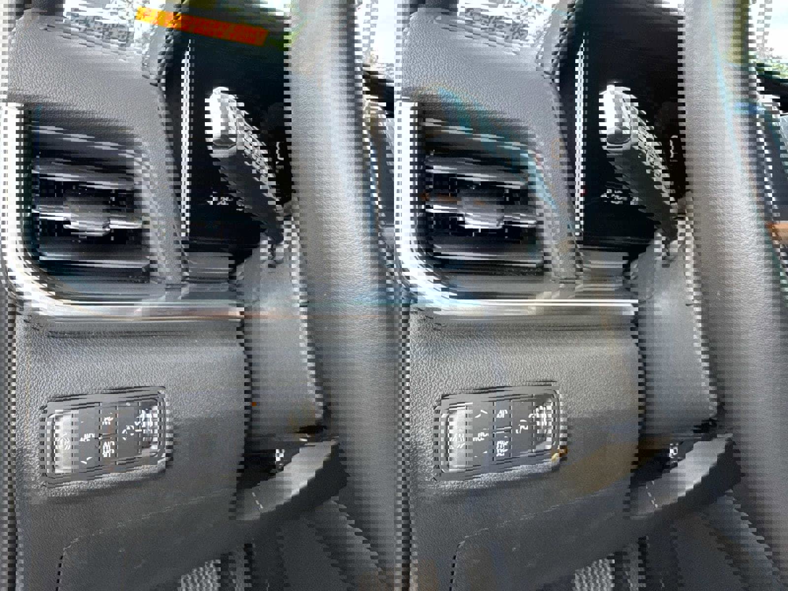 Used 2025 GMC Terrain Elevation image 30