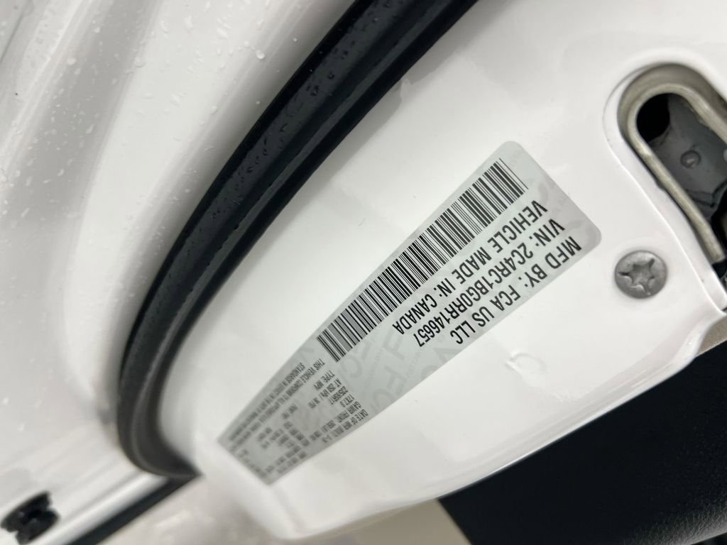 Used 2024 Chrysler Pacifica Touring-L image 27