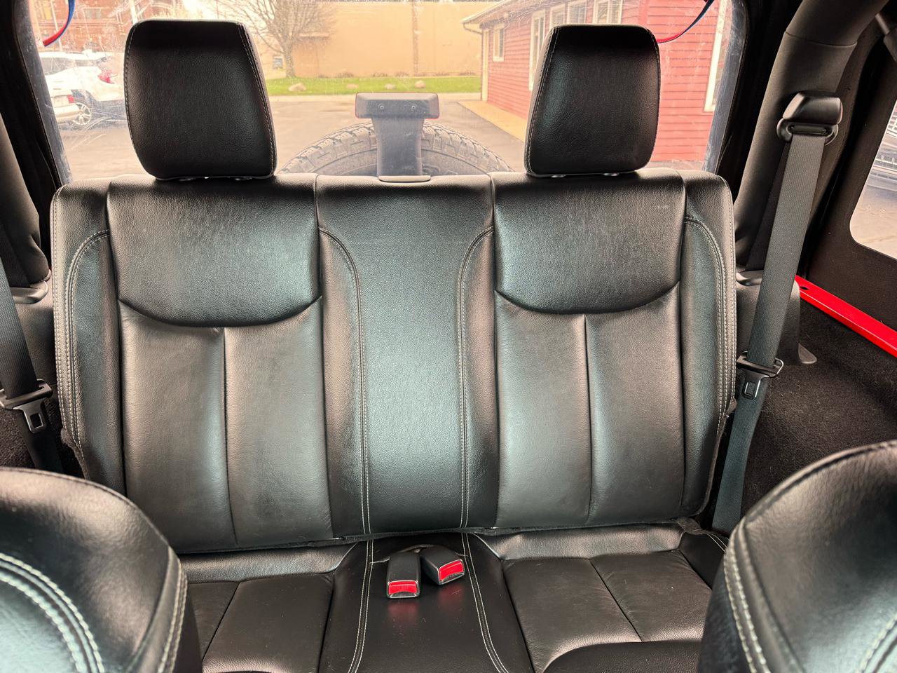 Used 2018 Jeep Wrangler Sahara w/ Connectivity Group image 12