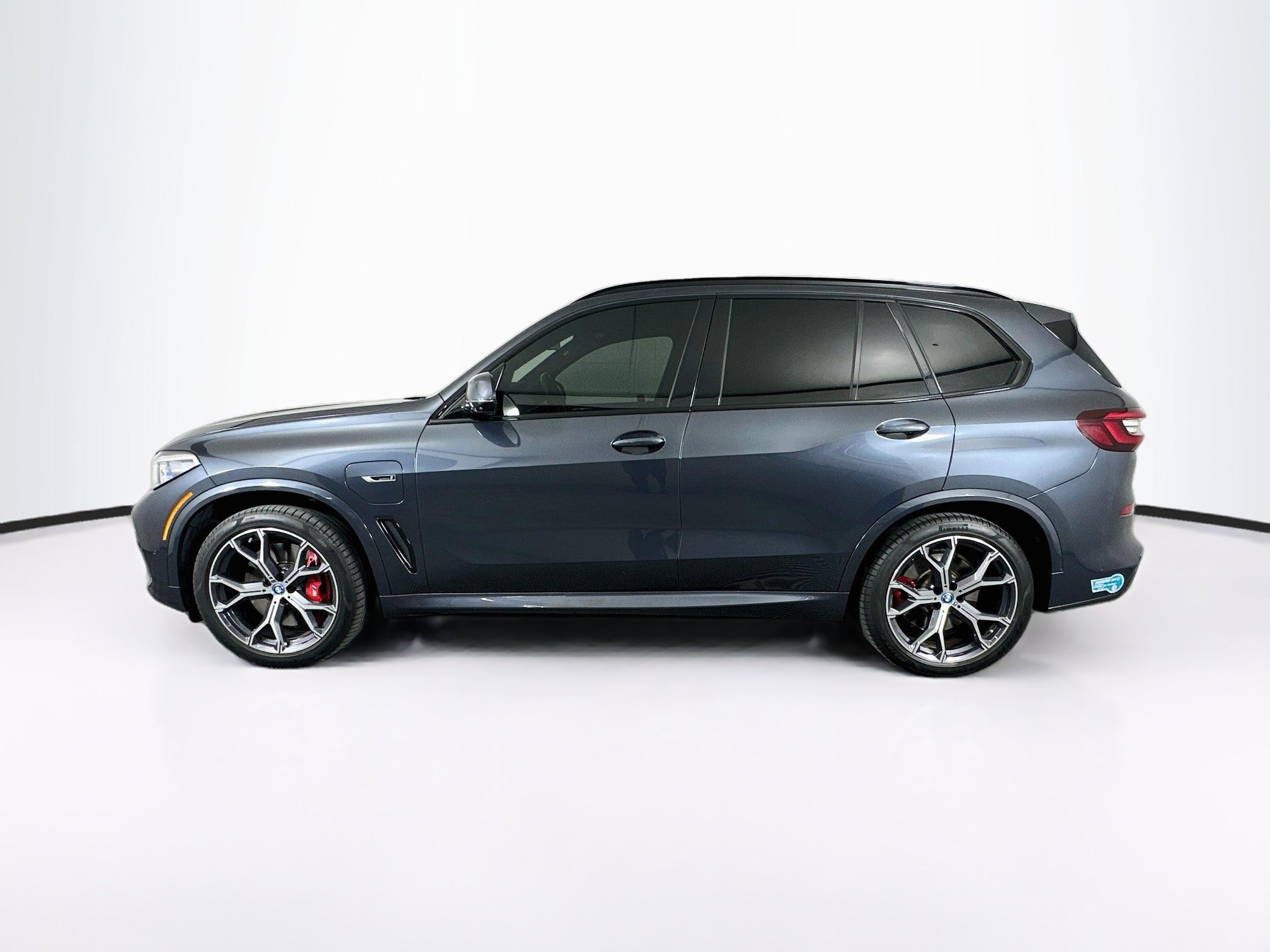 Used 2022 BMW X5 xDrive45e w/ M Sport Package AWD/4WD image 4