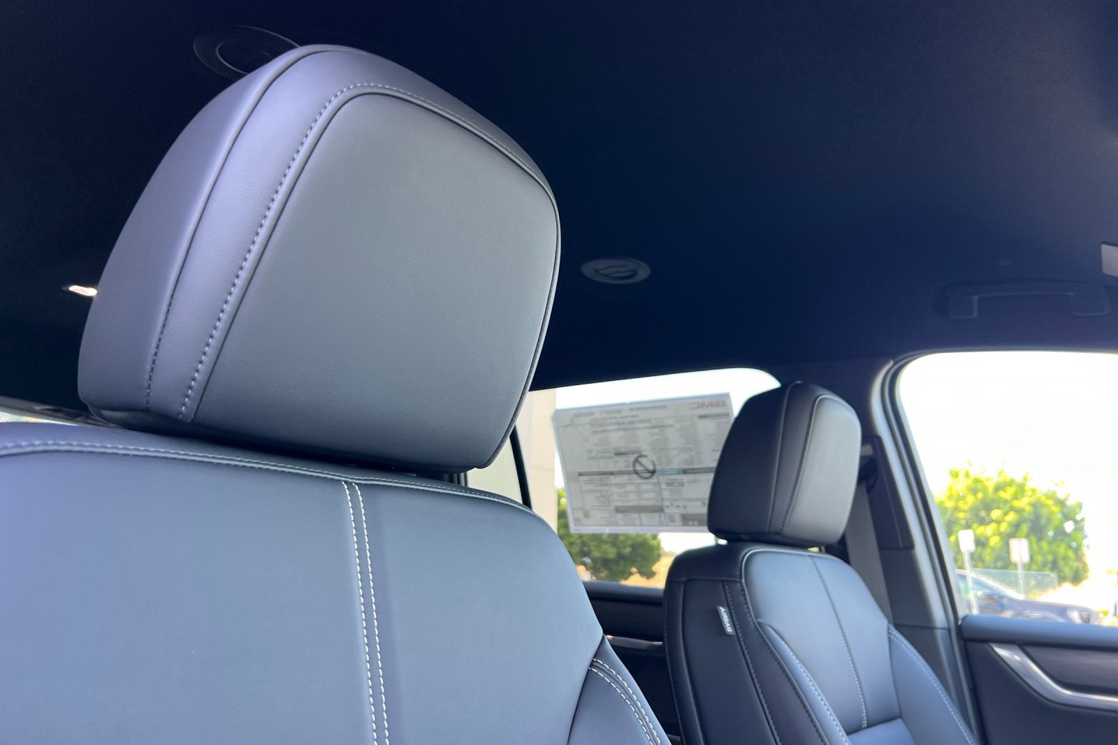 New 2026 GMC Acadia Elevation w/ Elevation Premium Package AWD/4WD image 19