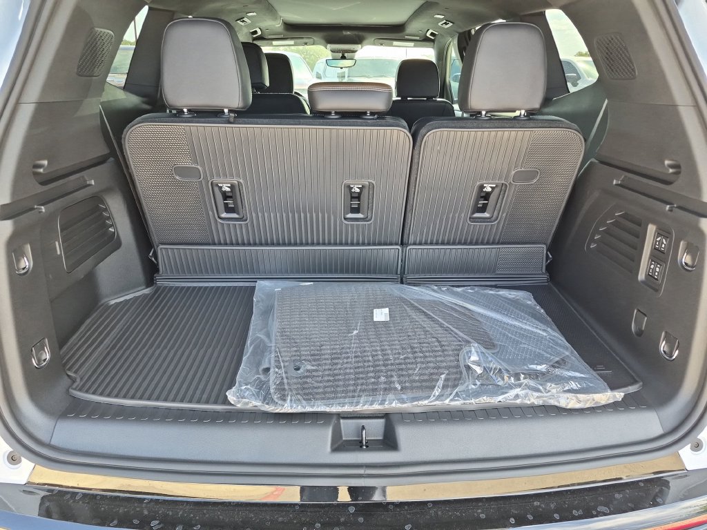 New 2027 GMC Acadia Denali Ultimate w/ LPO, Floor Liner Package AWD/4WD image 42