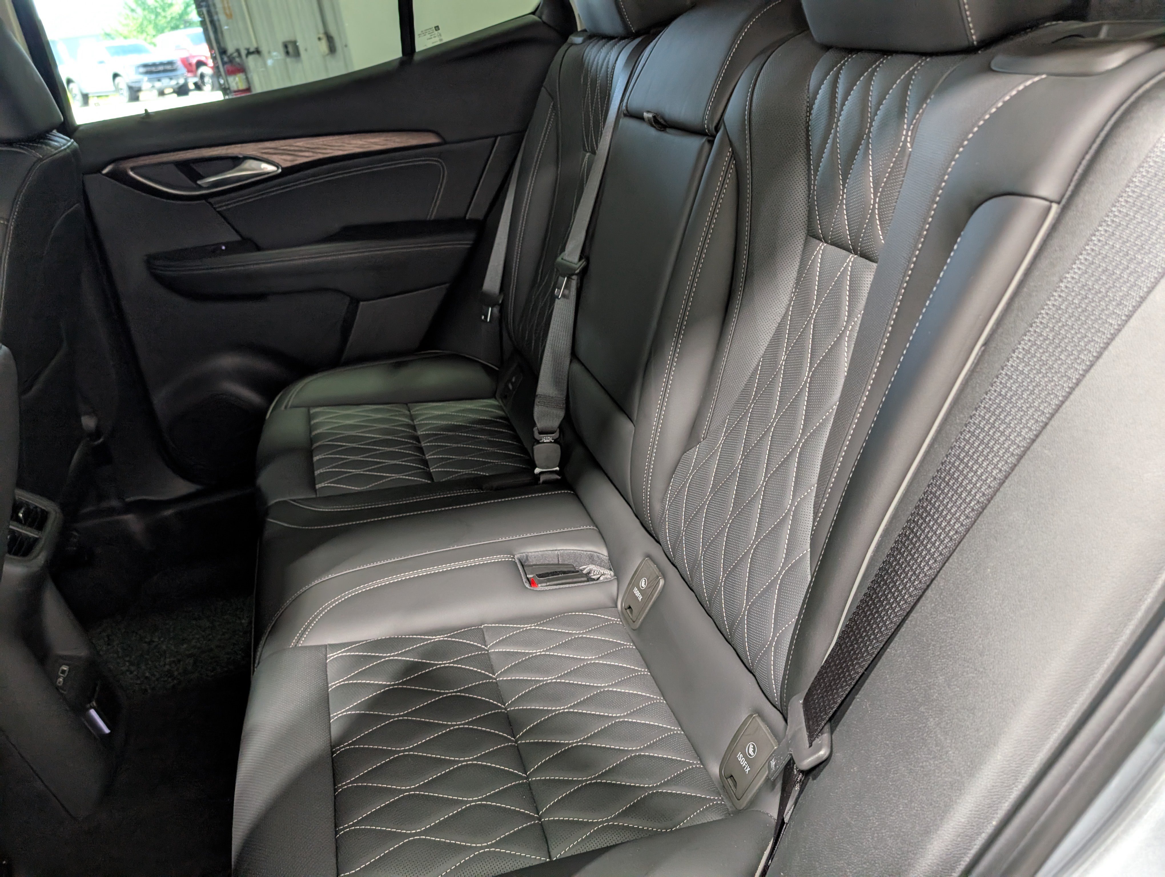 Used 2023 Buick Envision Avenir AWD/4WD image 15