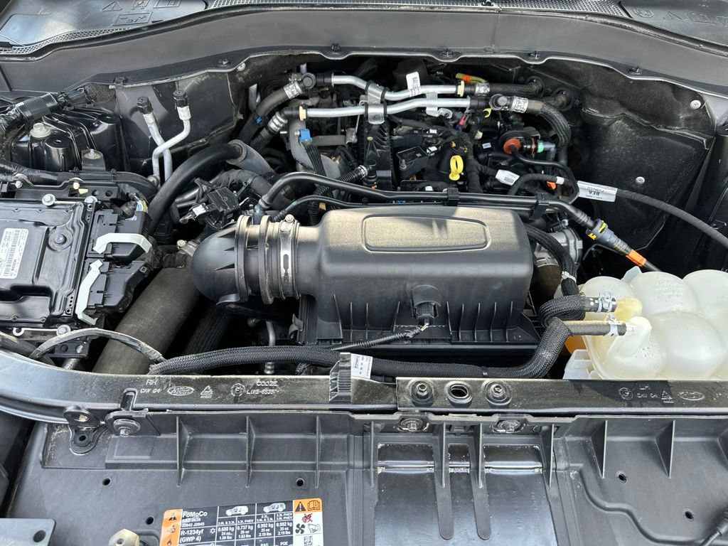 Used 2023 Ford Explorer XLT AWD/4WD image 29