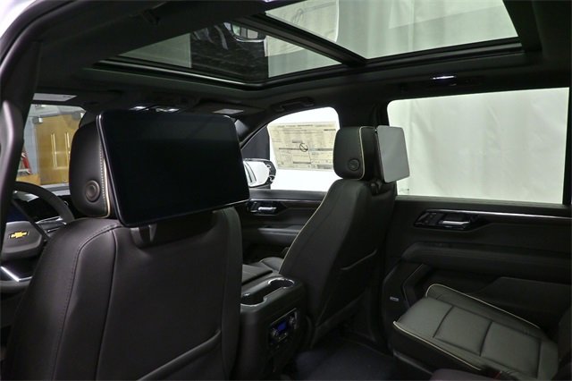 New 2026 Chevrolet Suburban Premier image 14