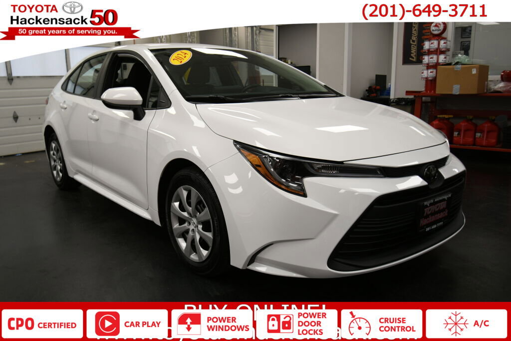 Certified 2024 Toyota Corolla LE image 1