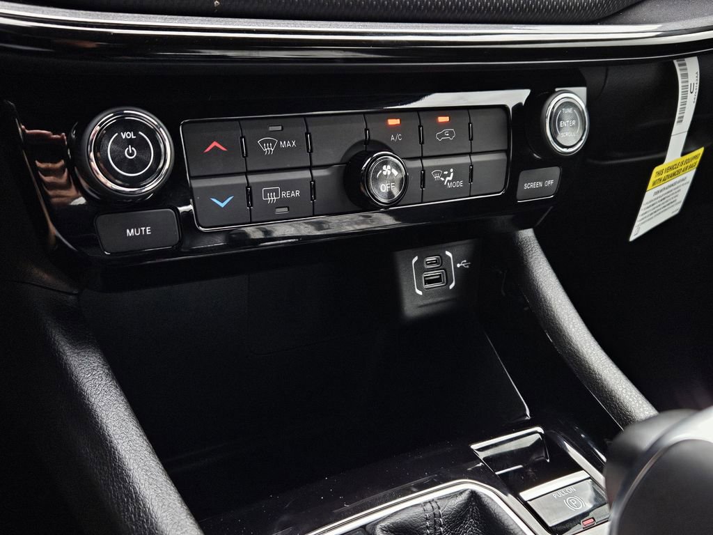 New 2026 Jeep Compass Latitude image 20