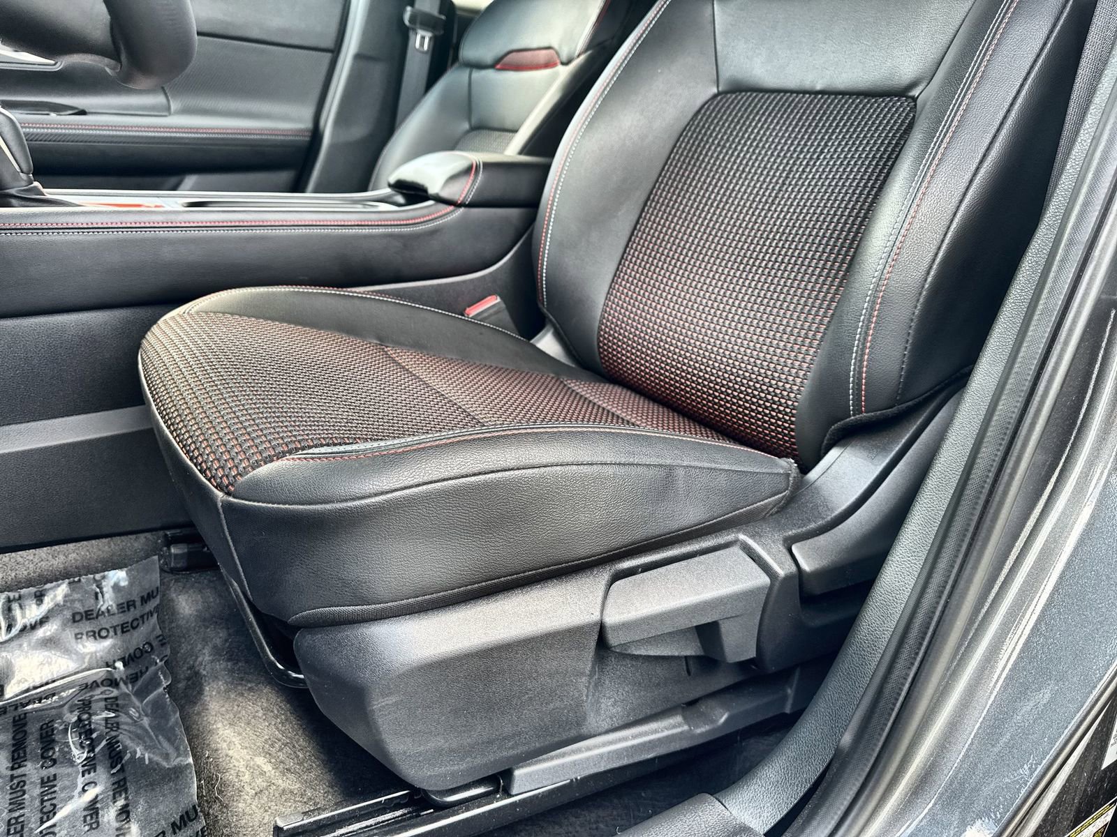 Certified 2025 Nissan Kicks SR AWD/4WD image 26