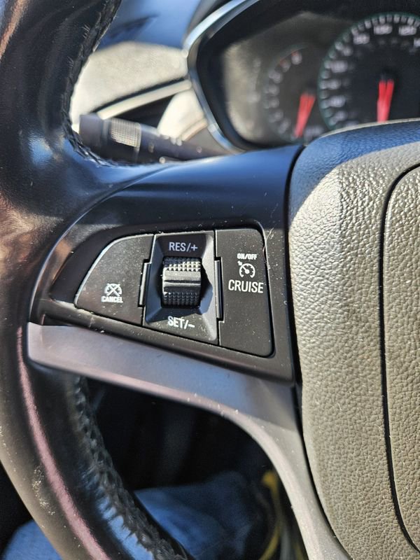 Used 2018 Chevrolet Trax LT w/ Sun & Sound Package image 11