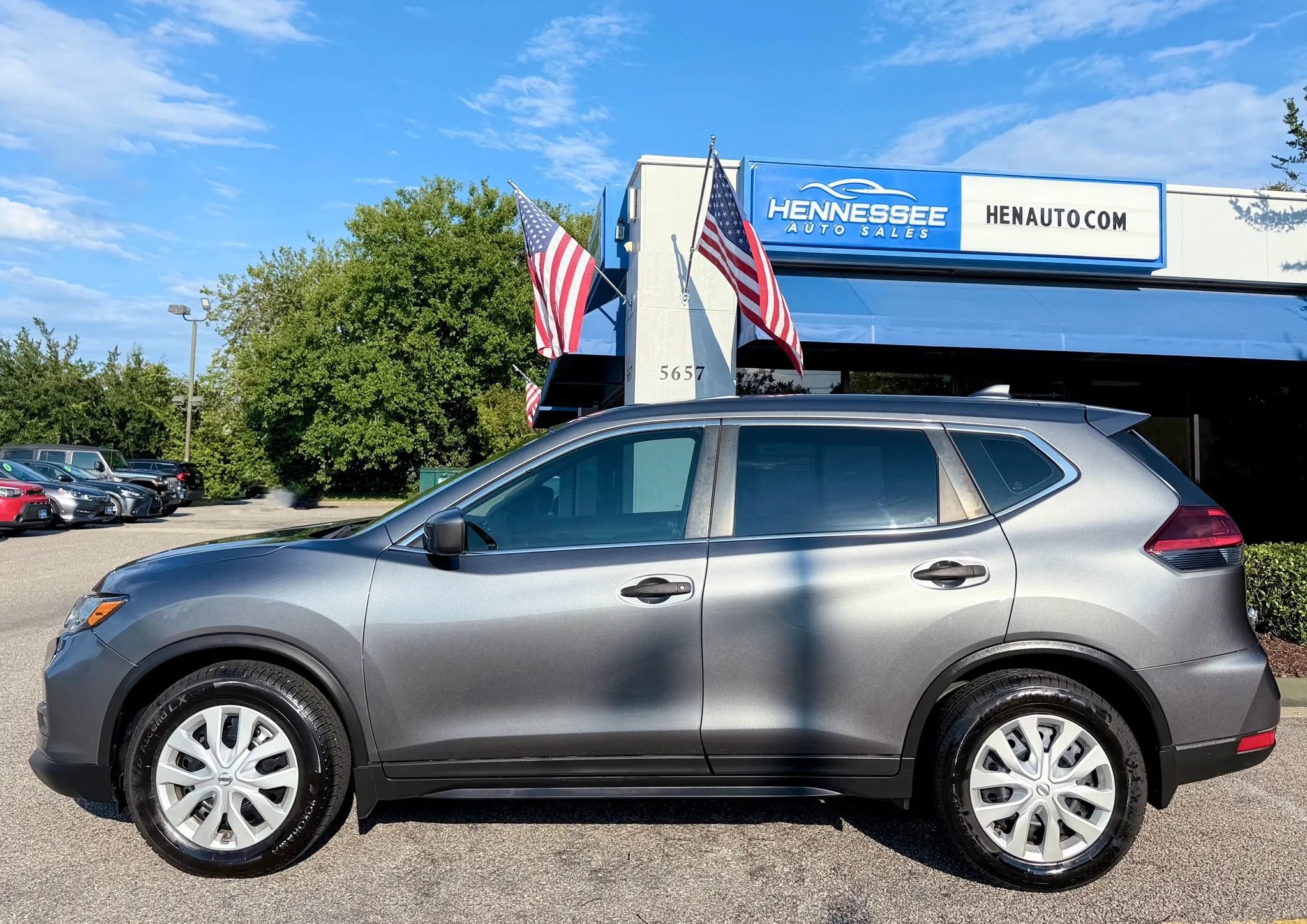 Used 2020 Nissan Rogue S FWD image 18