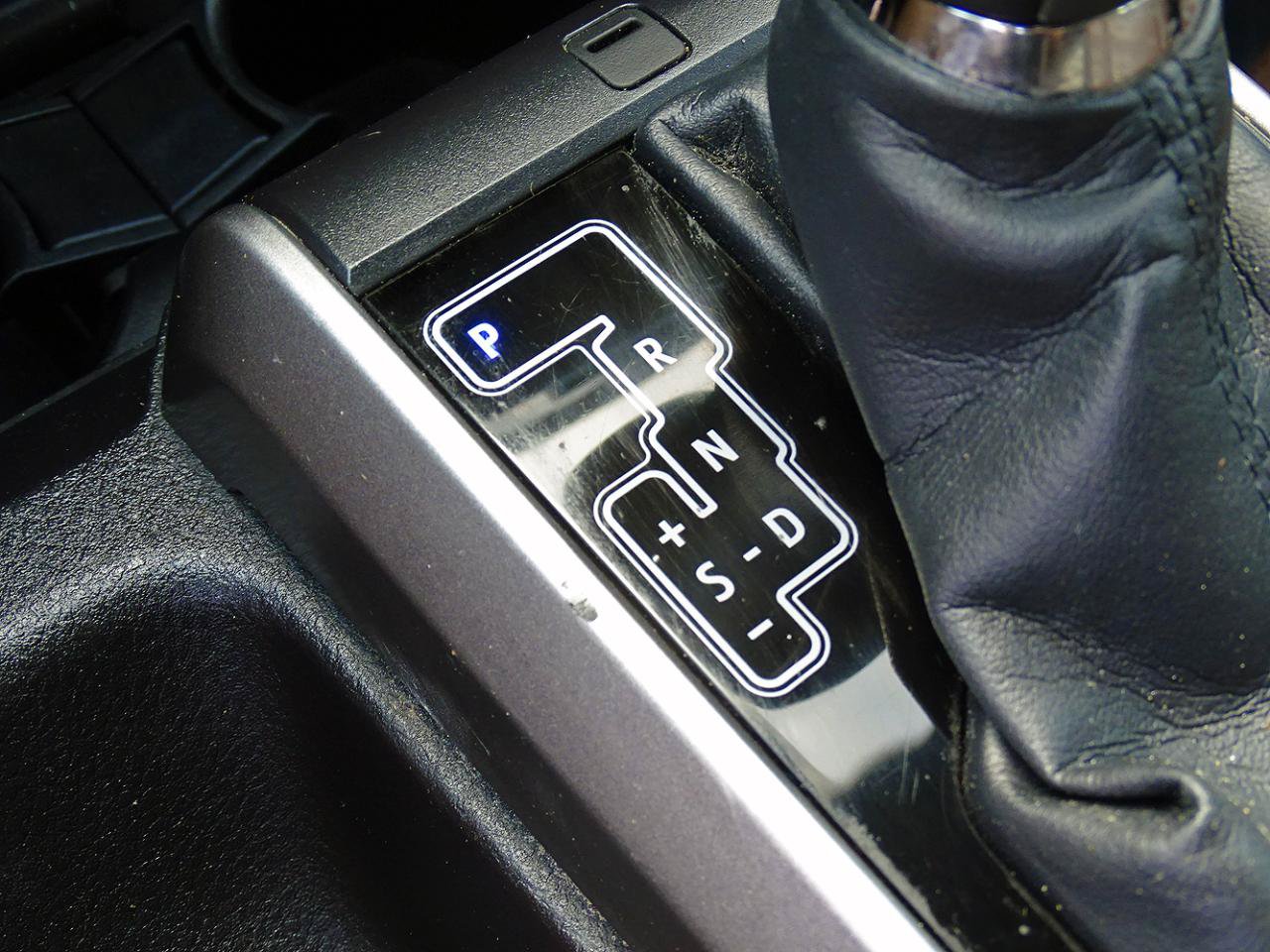 Used 2016 Toyota Tacoma Limited w/ Towing Package RWD image 31