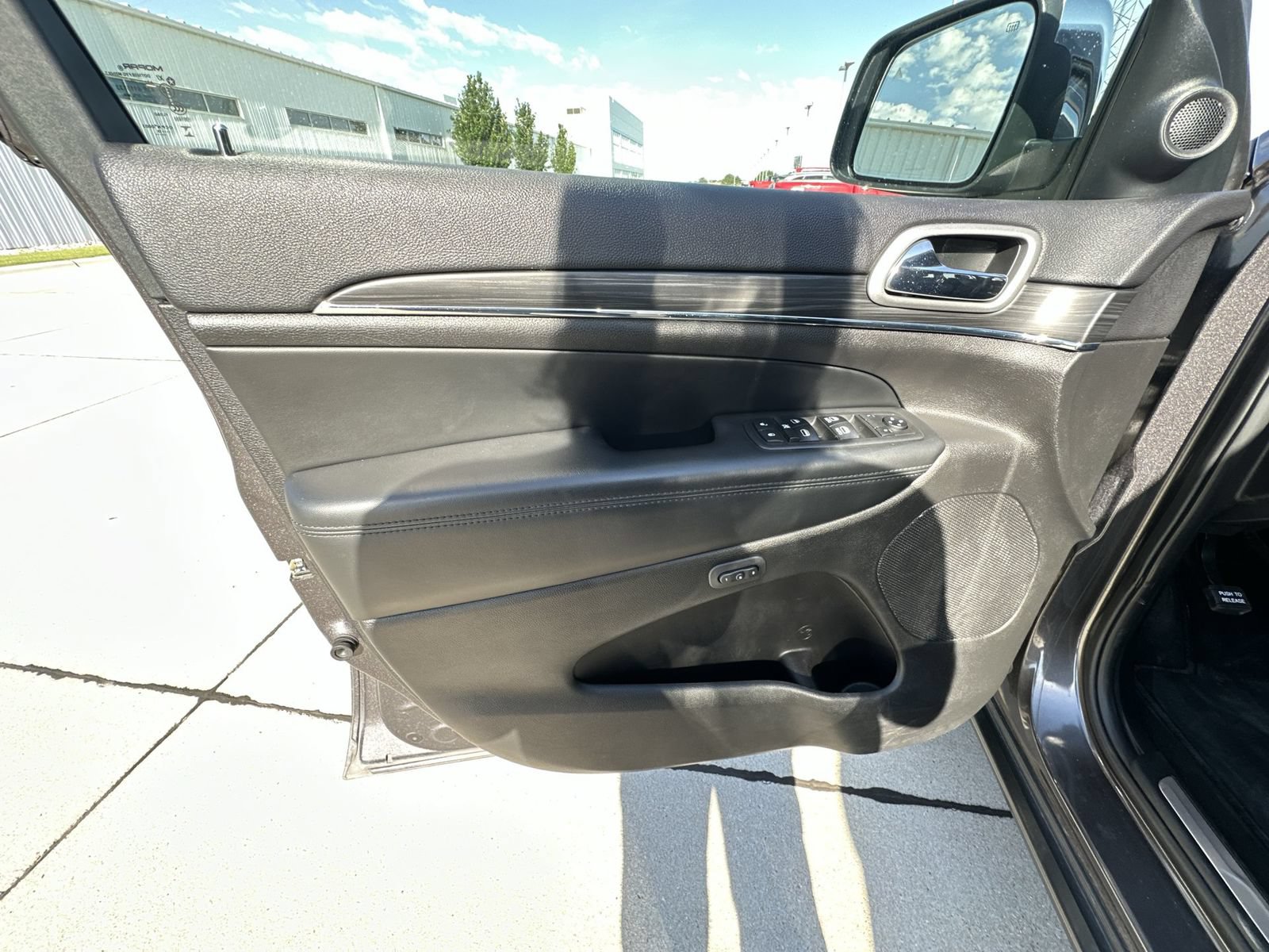 Used 2019 Jeep Grand Cherokee Limited AWD/4WD image 21