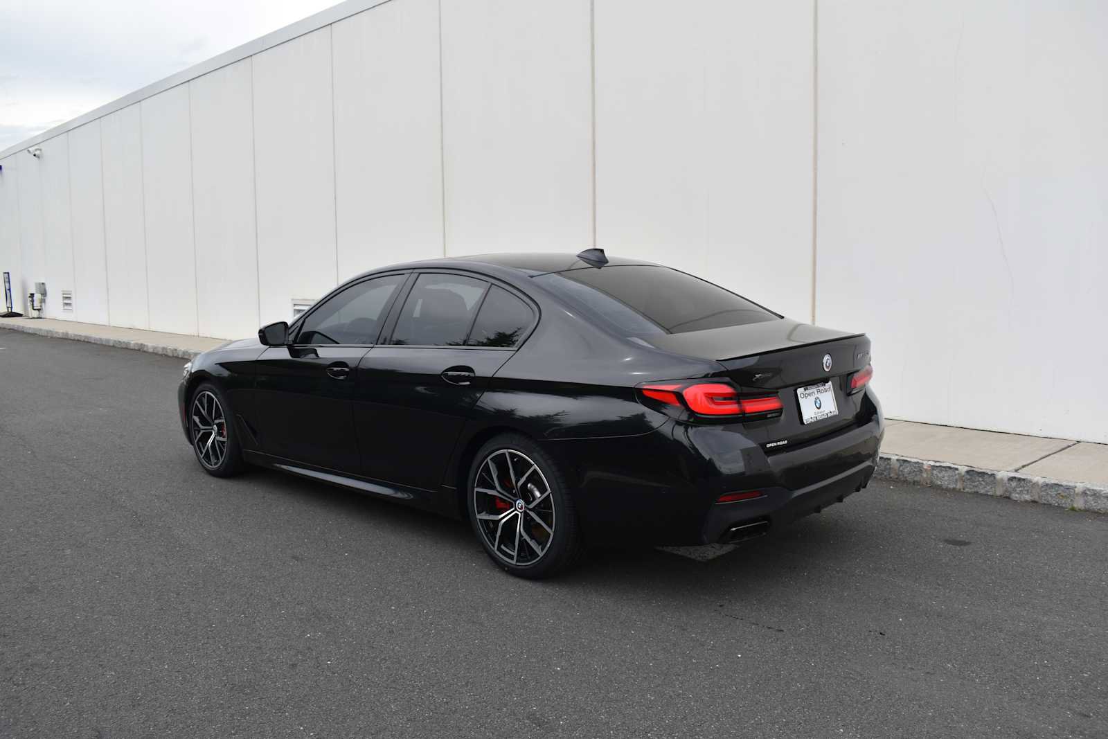 Used 2023 BMW M550i xDrive w/ Executive Package AWD/4WD image 22