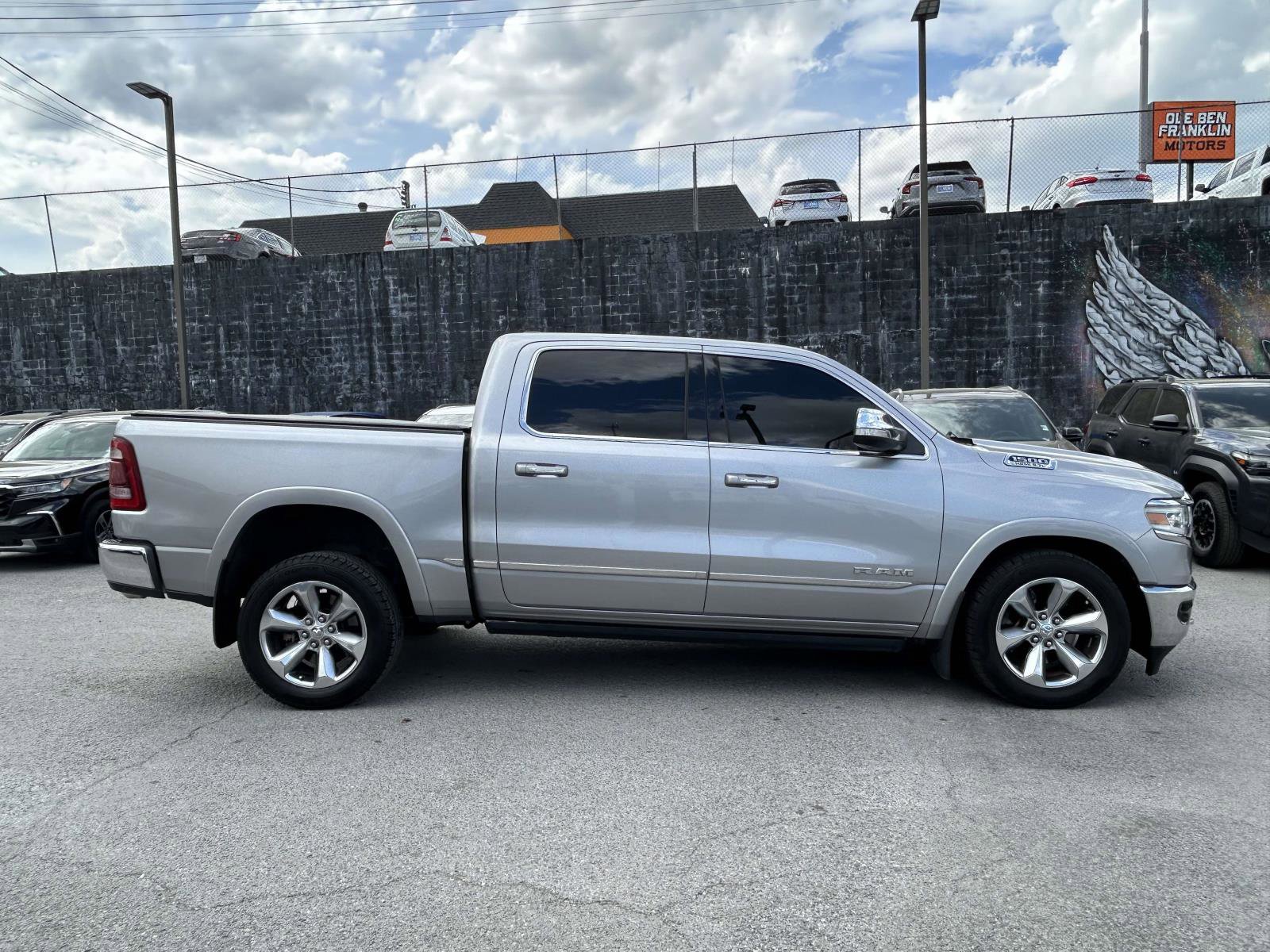 Used 2019 RAM 1500 Limited AWD/4WD image 2