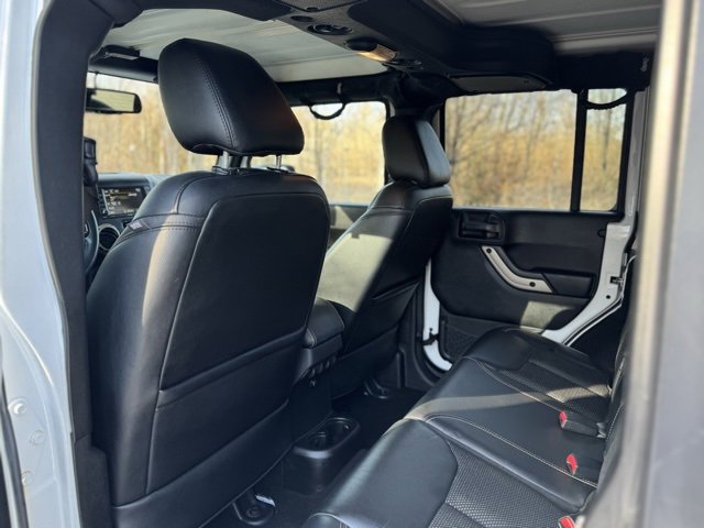 Used 2016 Jeep Wrangler Unlimited Sahara image 15
