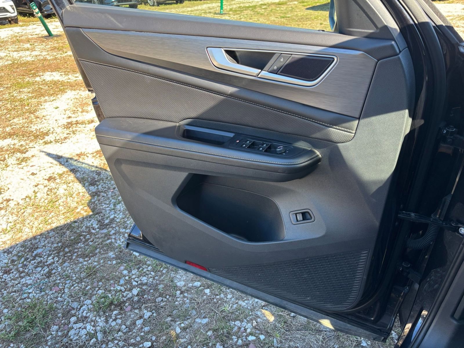 Used 2025 Volkswagen Atlas Cross Sport SE image 20