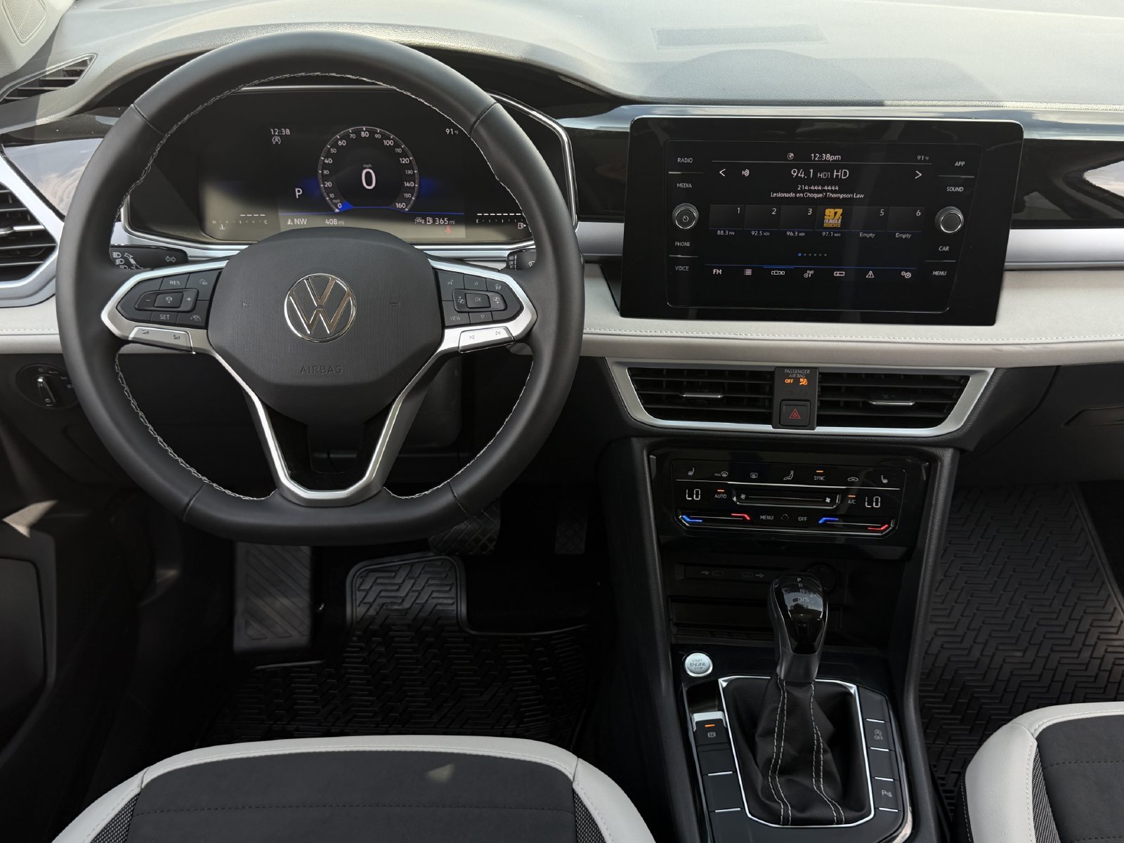 New 2026 Volkswagen Taos SE FWD image 12
